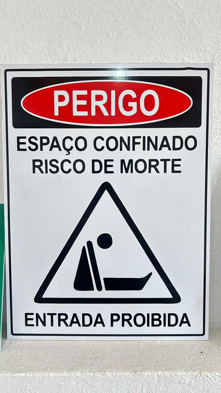 Placa de sinalização NR